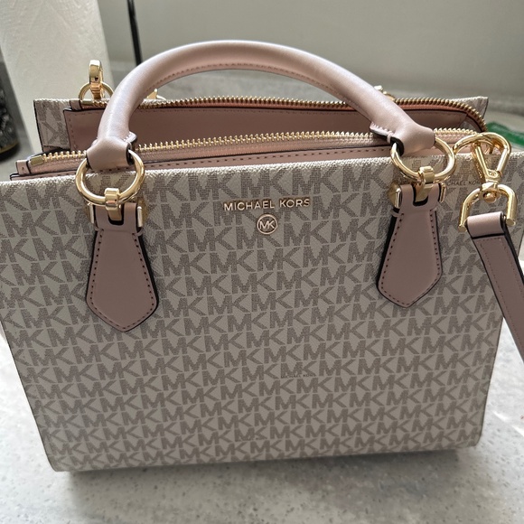 Michael Kors Marilyn Medium Logo Satchel Vanilla Soft Pink - Picture 1 of 8